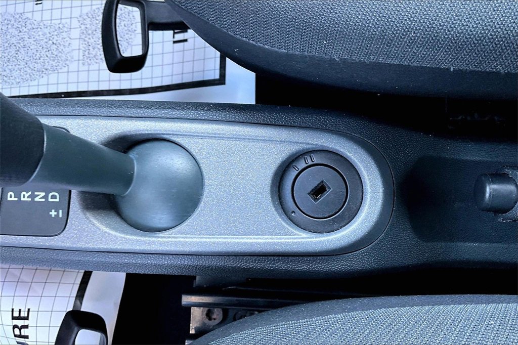 Used 2013 smart fortwo pure image 21