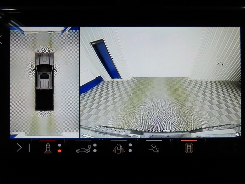 Used 2024 GMC Sierra 3500 Denali Ultimate image 15