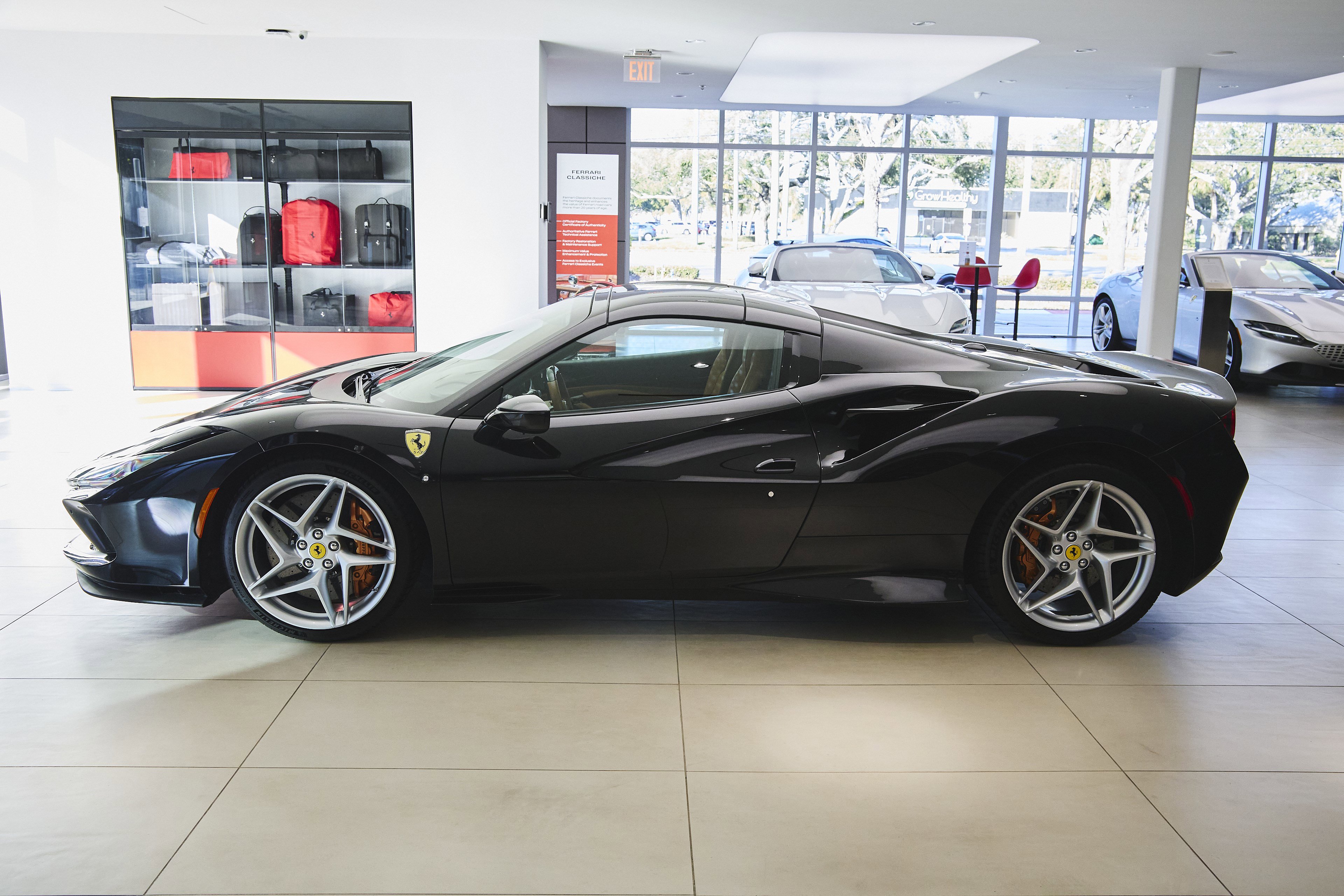 Used 2022 Ferrari F8 Tributo image 11