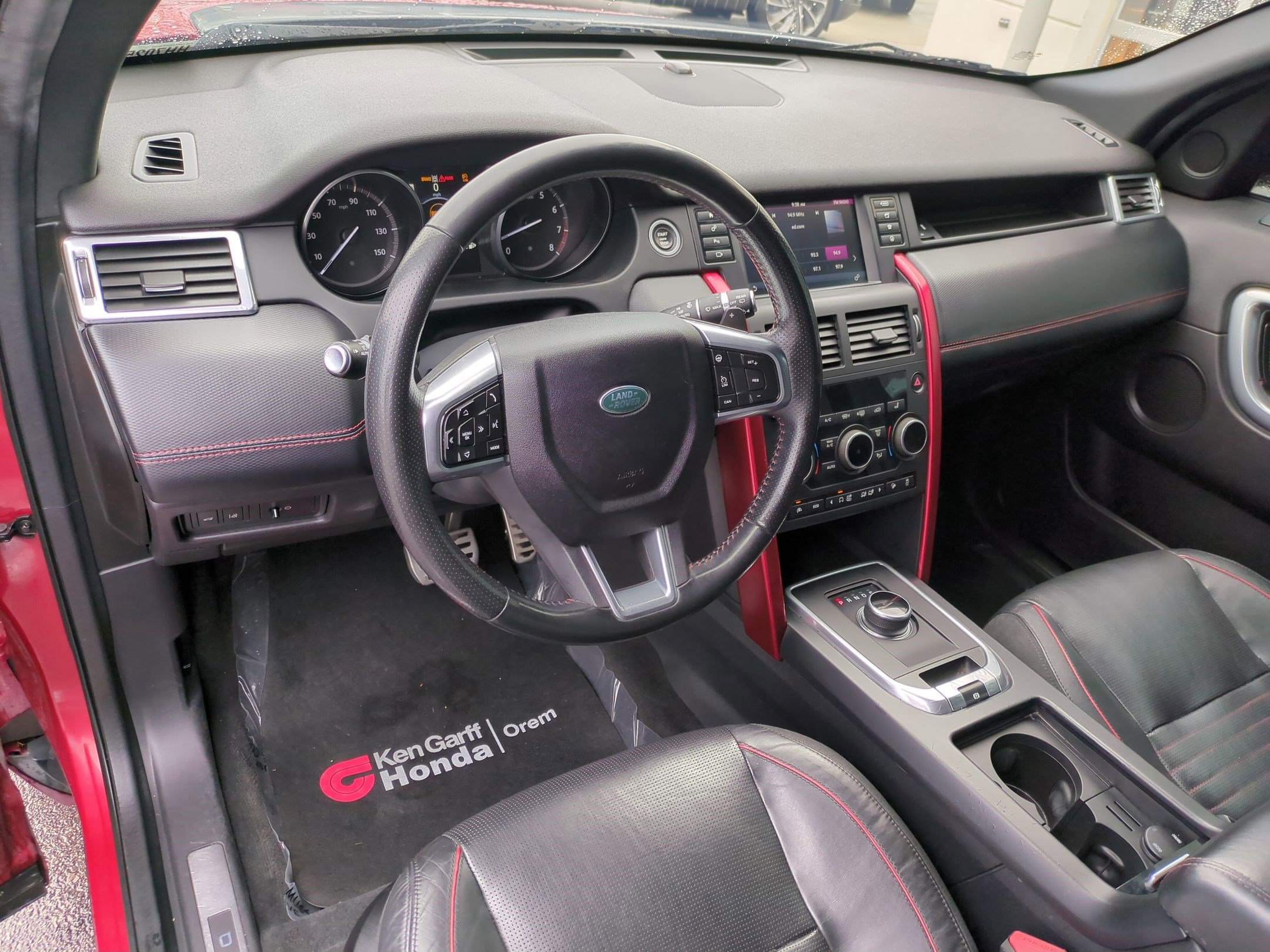 Used 2017 Land Rover Discovery Sport HSE Luxury image 16