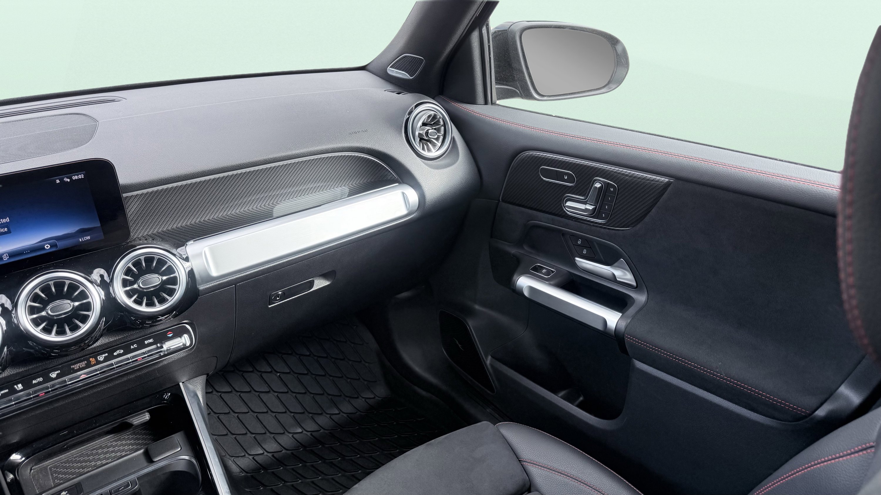 Used 2024 Mercedes-Benz GLB 250 image 54