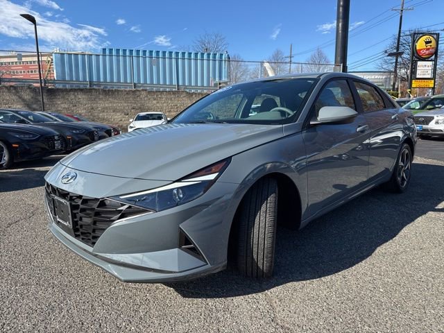 Certified 2023 Hyundai Elantra SEL w/ Convenience Package image 3