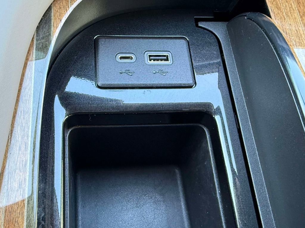 Used 2023 Cadillac Escalade Sport Platinum image 27