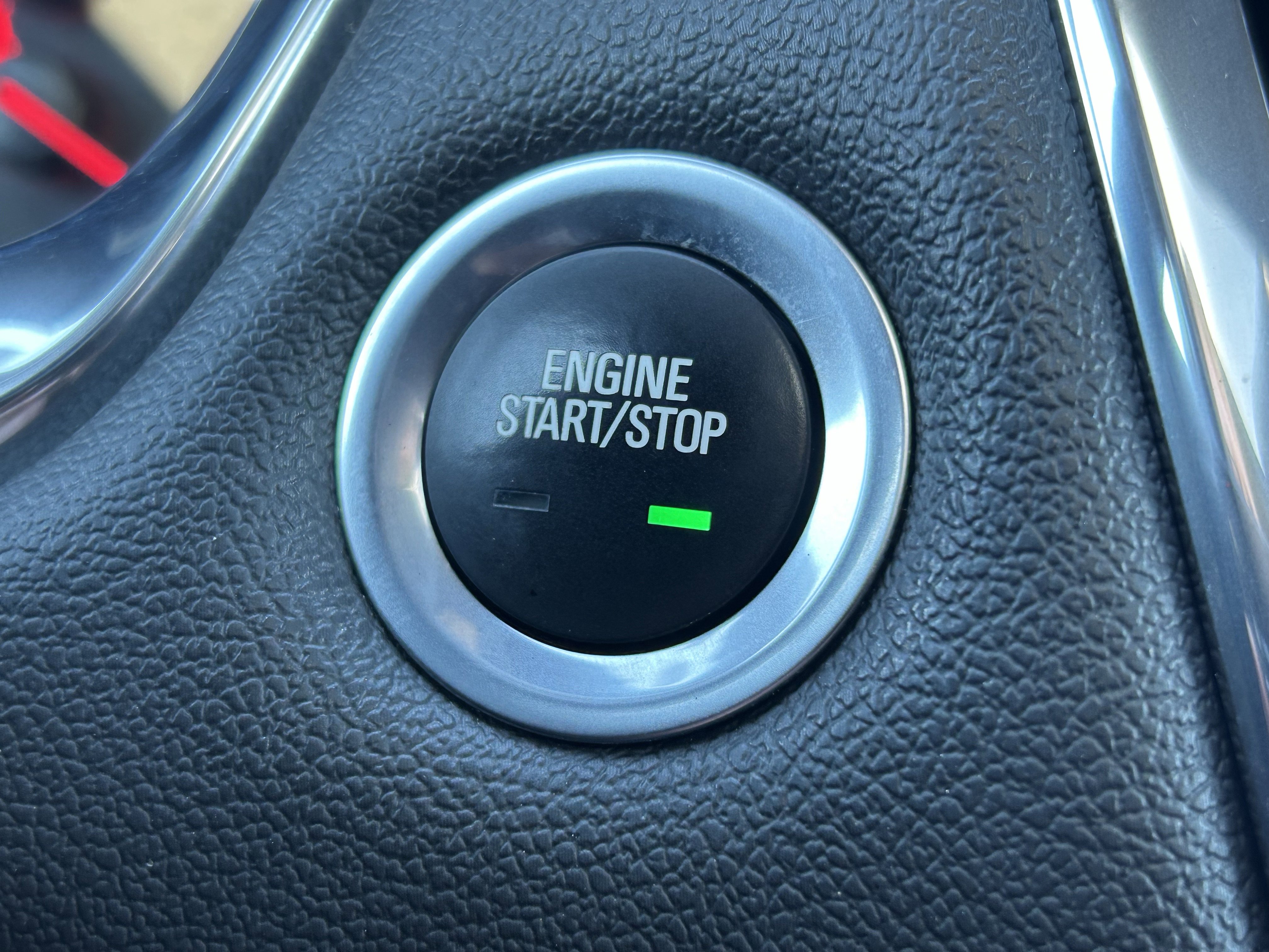 Used 2023 Chevrolet Traverse Premier image 35