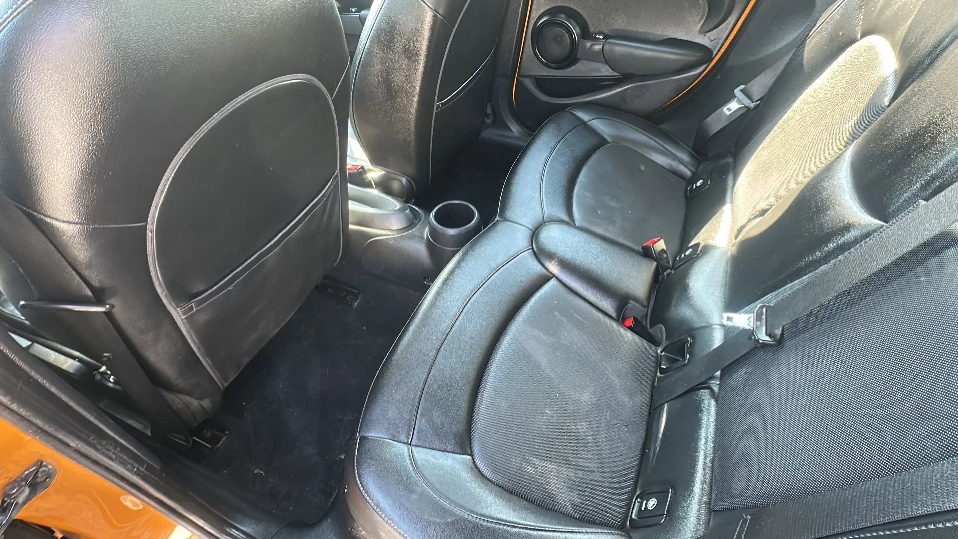 Used 2015 MINI Cooper 4-Door Hardtop image 6