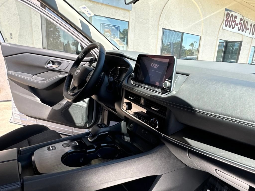Used 2025 Nissan Rogue SV FWD image 22