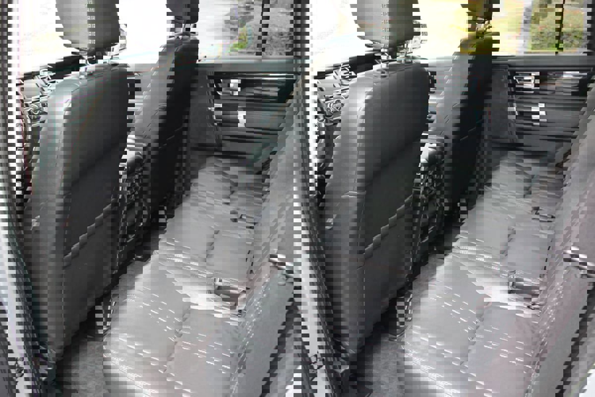 Used 2015 Land Rover LR4 image 25