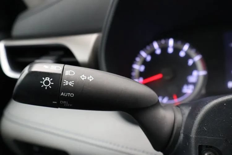 Used 2022 Toyota Highlander L AWD/4WD image 24