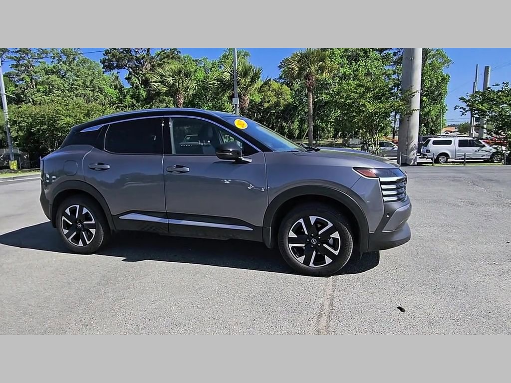 Used 2025 Nissan Kicks SR AWD/4WD image 36
