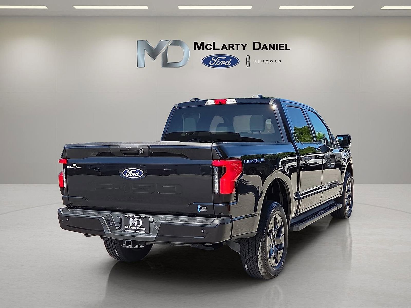 Used 2024 Ford F150 Lightning XLT AWD/4WD image 5