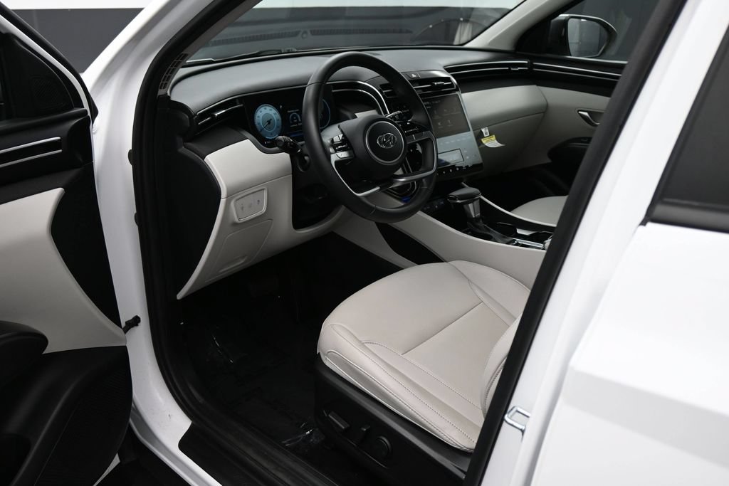 Used 2024 Hyundai Tucson SEL w/ Convenience Package FWD image 2