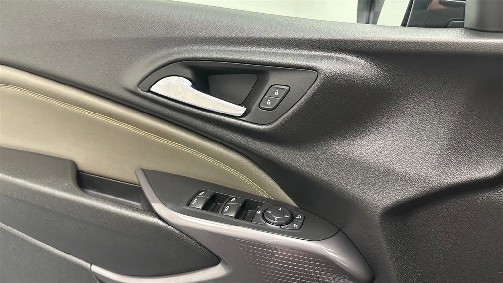 Used 2024 Chevrolet Trax ACTIV w/ Driver Confidence Package image 20