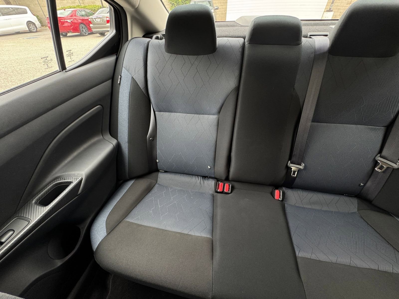 Used 2025 Nissan Versa SV FWD image 38