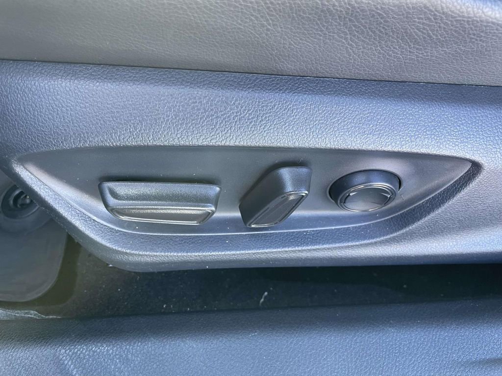 Used 2024 Toyota Camry SE image 14