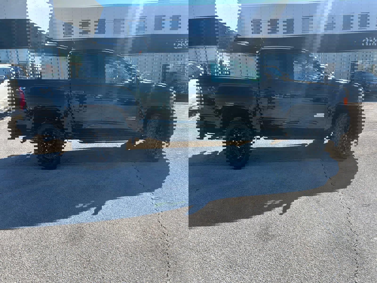 Used 2022 GMC Canyon Elevation w/ Trailering Package image 7