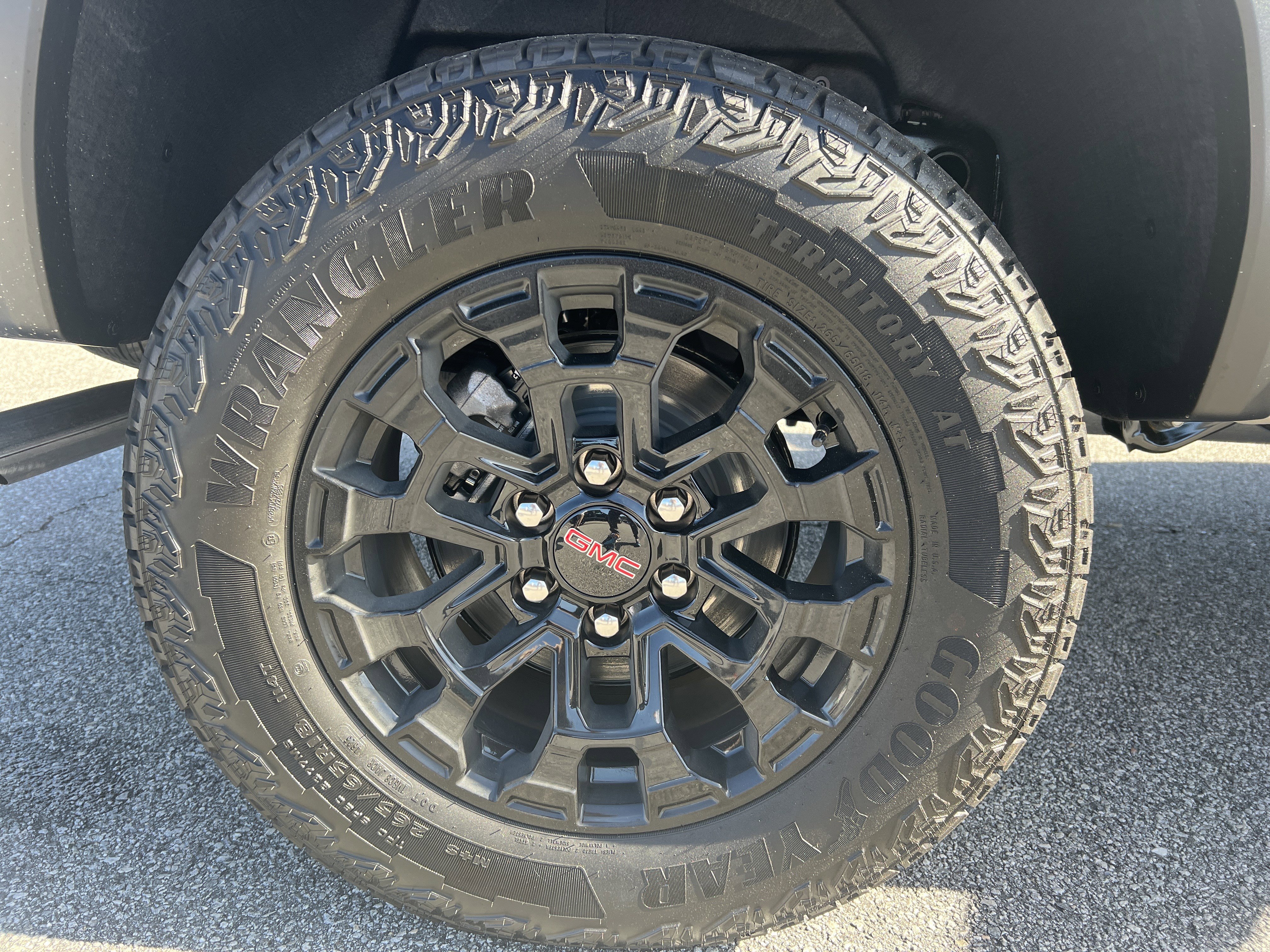 New 2026 GMC Canyon Elevation w/ Convenience Package image 19