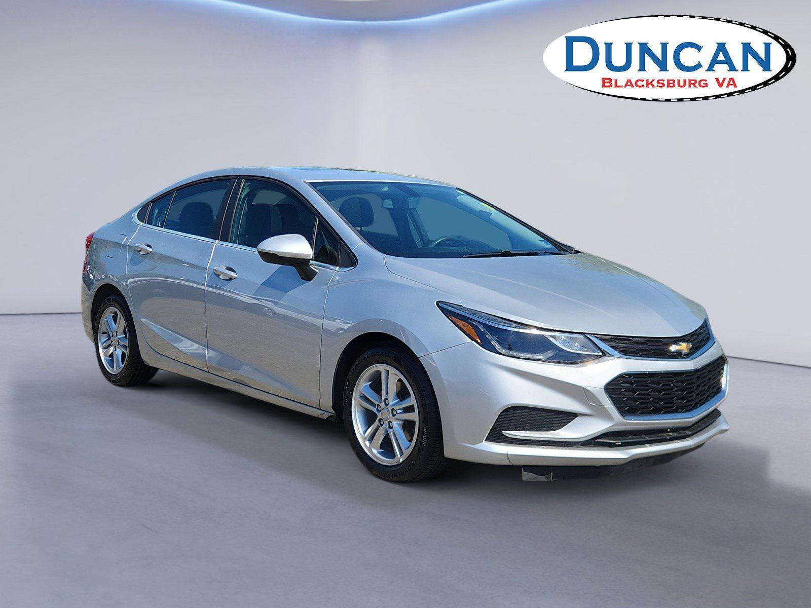 Used 2016 Chevrolet Cruze LT w/ Sun And Sound Package FWD image 1