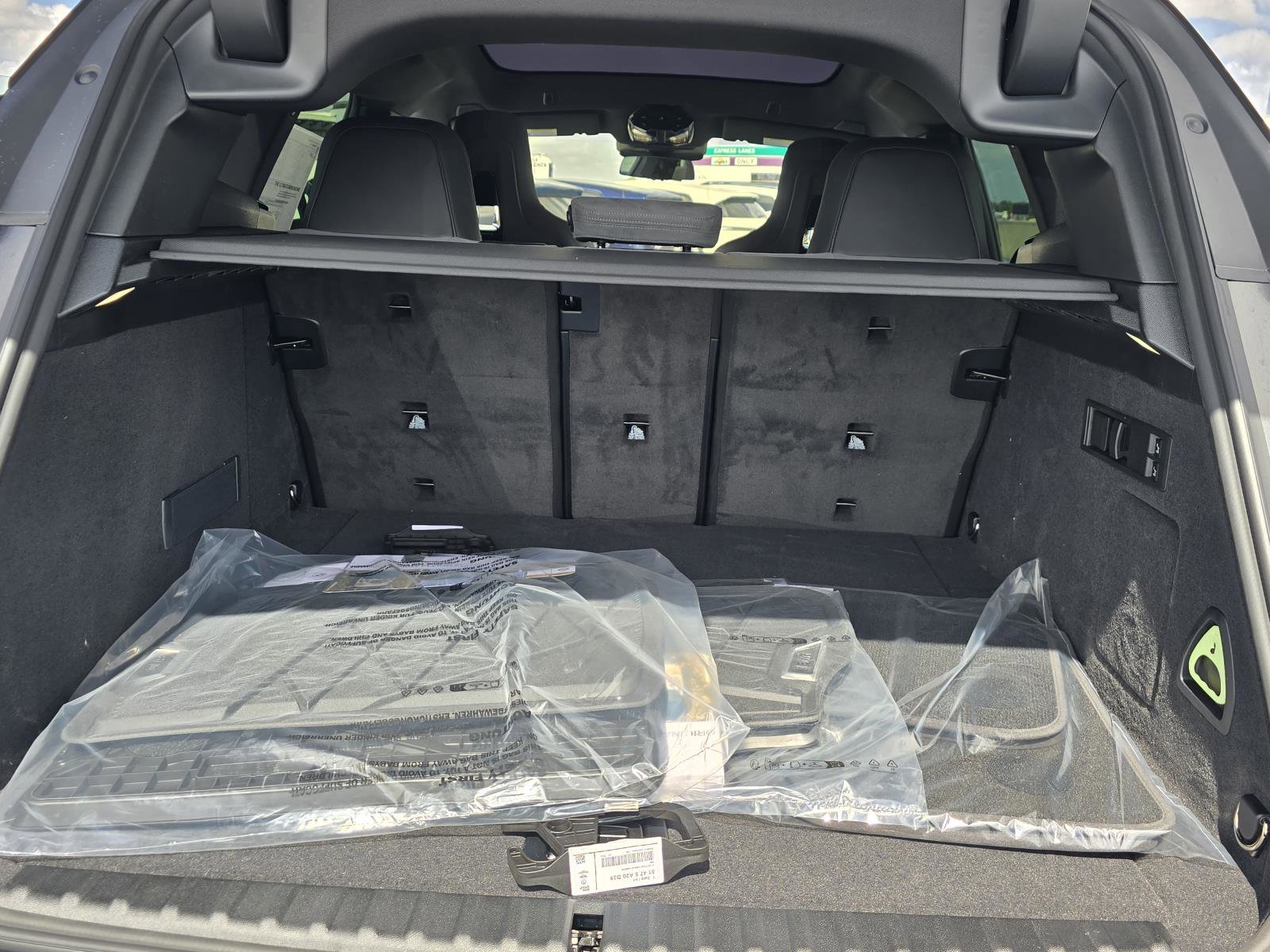 New 2026 BMW iX xDrive60 w/ M Sport Package image 8