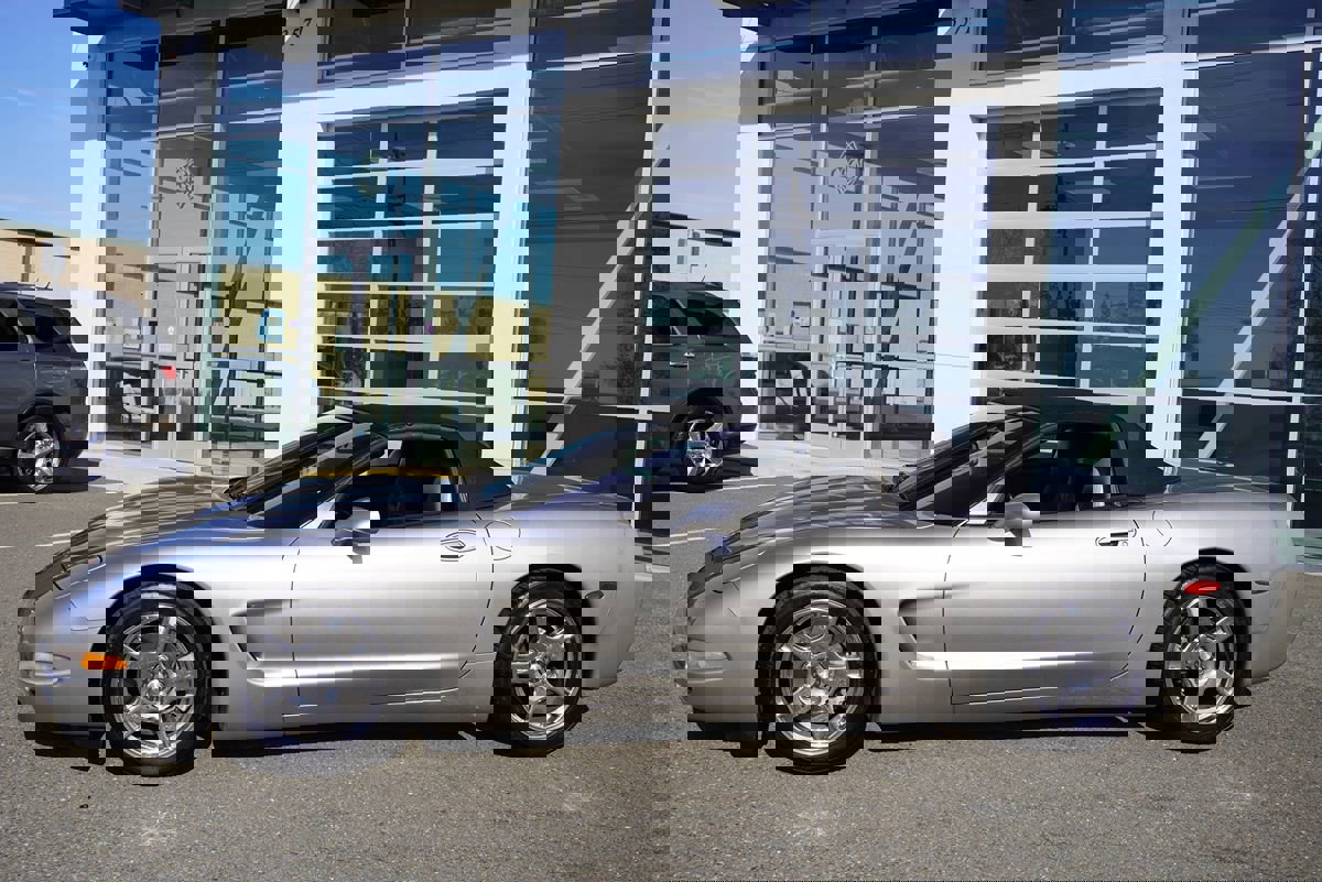 Used 1999 Chevrolet Corvette Convertible w/ Memory Pkg image 27