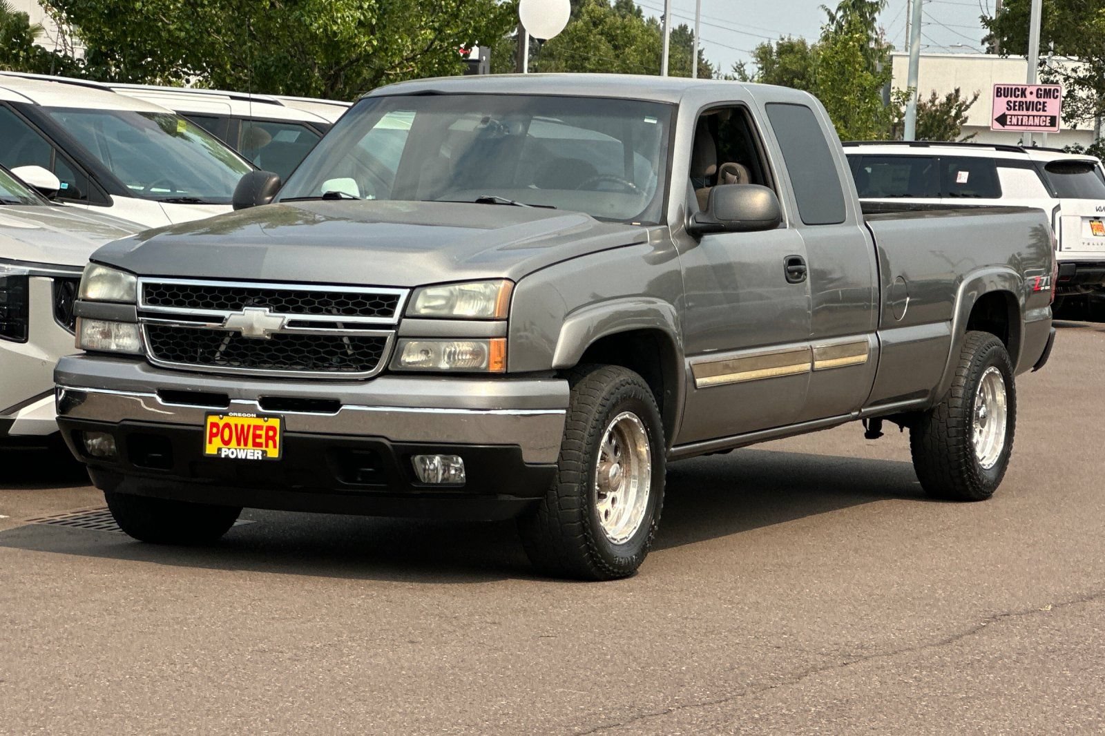 Used 2006 Chevrolet Silverado 1500 LT w/ Light Duty Power Package AWD/4WD image 7