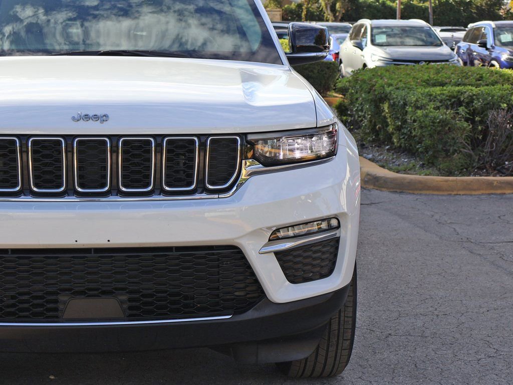 Used 2022 Jeep Grand Cherokee Limited w/ Trailer Tow Prep Group (B) image 15