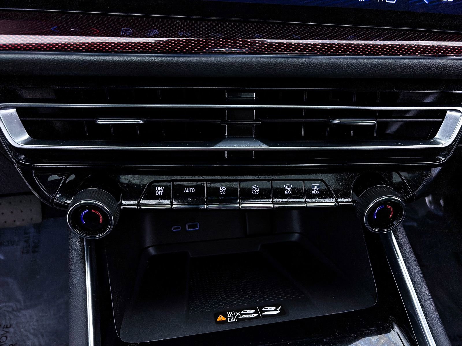 Used 2024 Chevrolet Traverse RS image 27