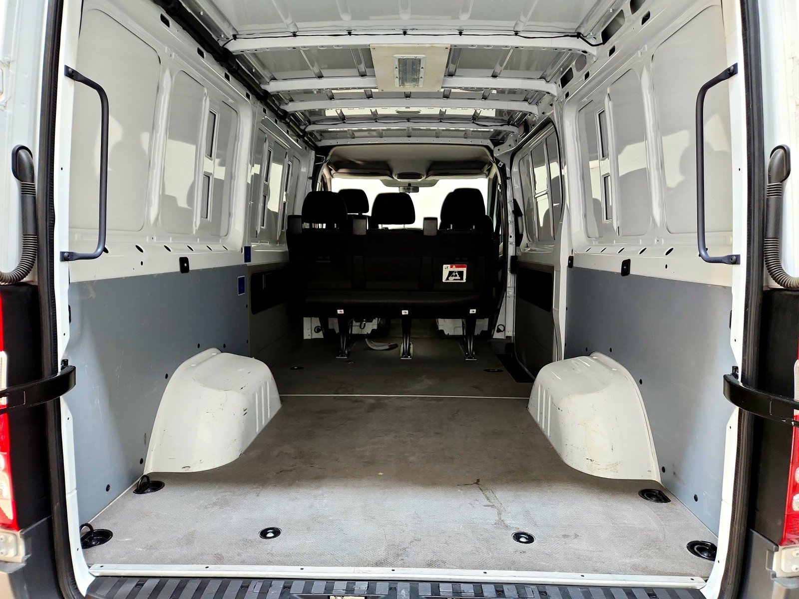 Used 2018 Mercedes-Benz Sprinter 3500 w/ Driver Comfort Package image 18