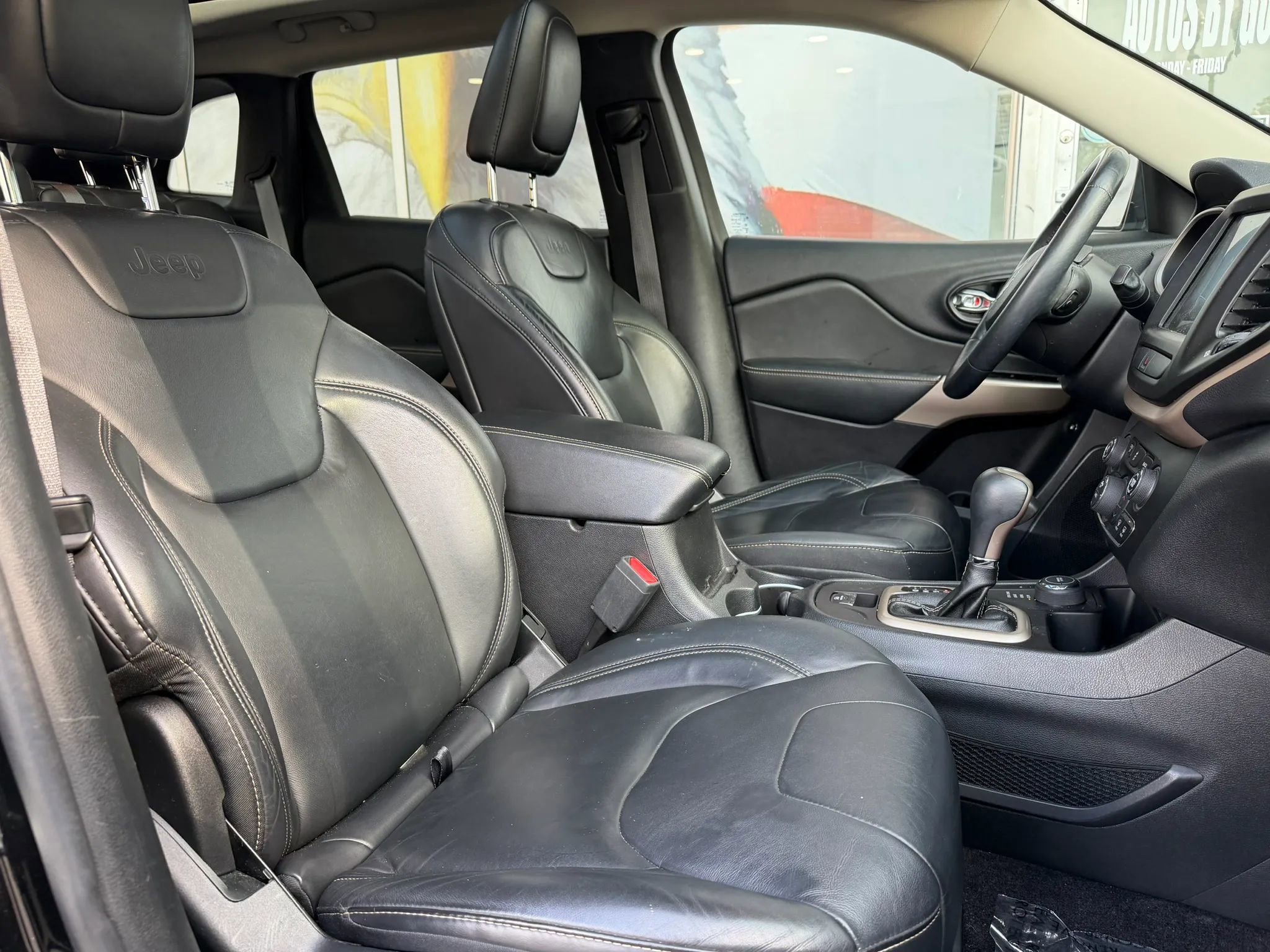 Used 2017 Jeep Cherokee Limited AWD/4WD image 12
