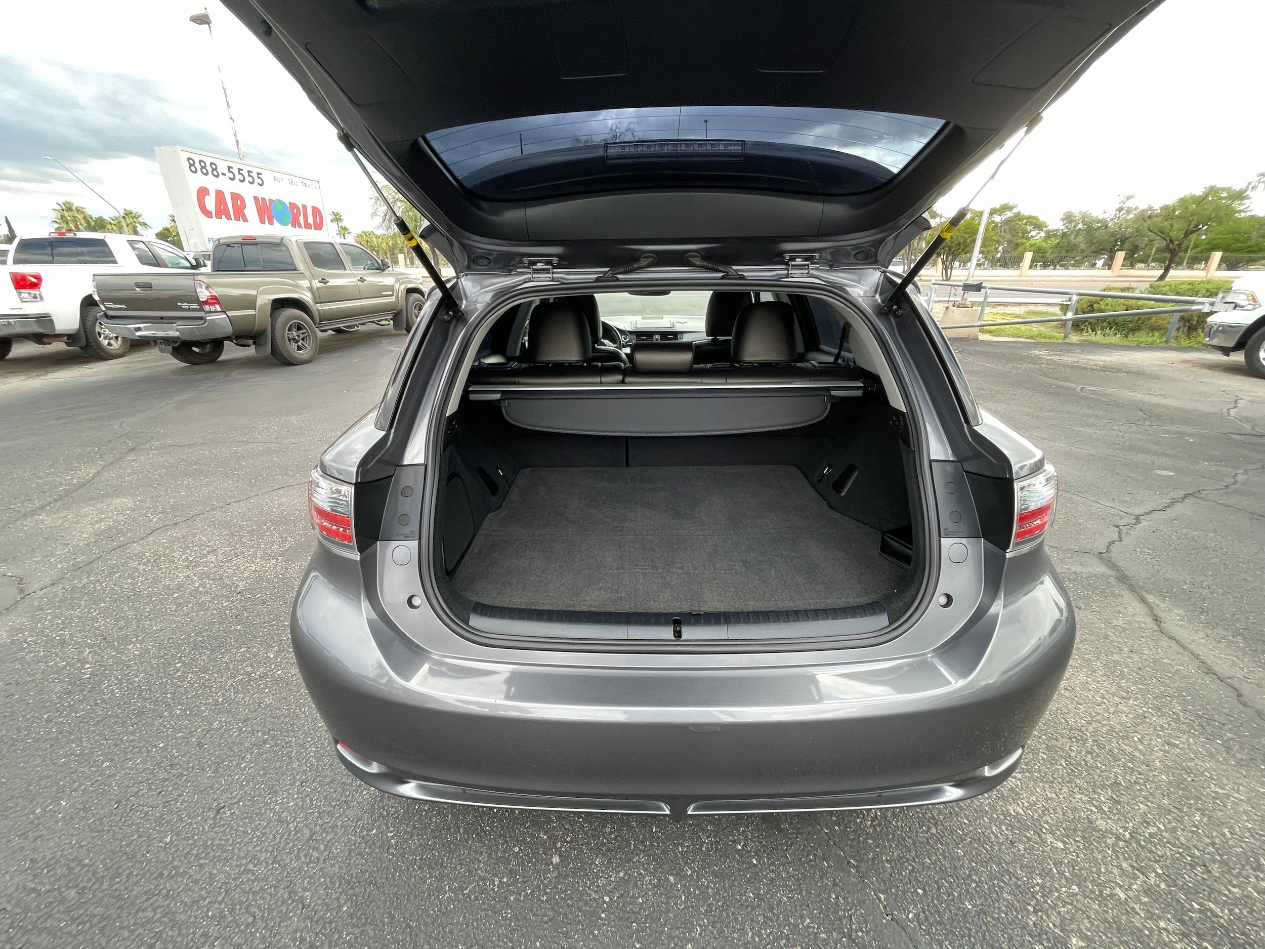 Used 2013 Lexus CT 200h w/ Premium Pkg w/Navigation FWD image 23