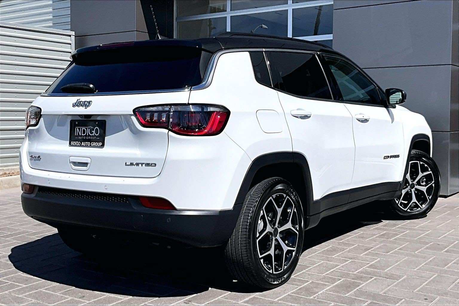 Used 2025 Jeep Compass Limited AWD/4WD image 12