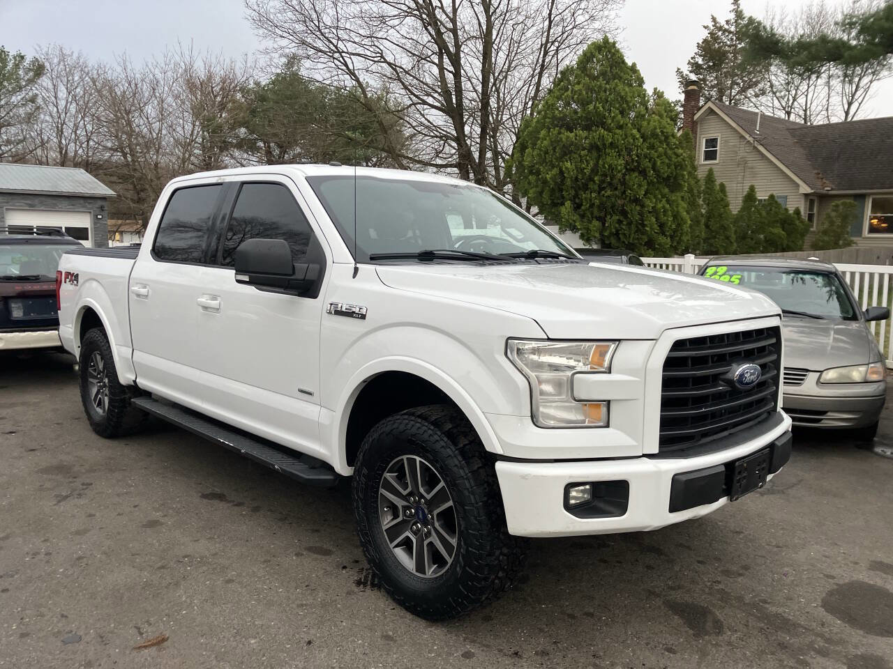Used 2017 Ford F150 XLT w/ Equipment Group 302A Luxury AWD/4WD image 5