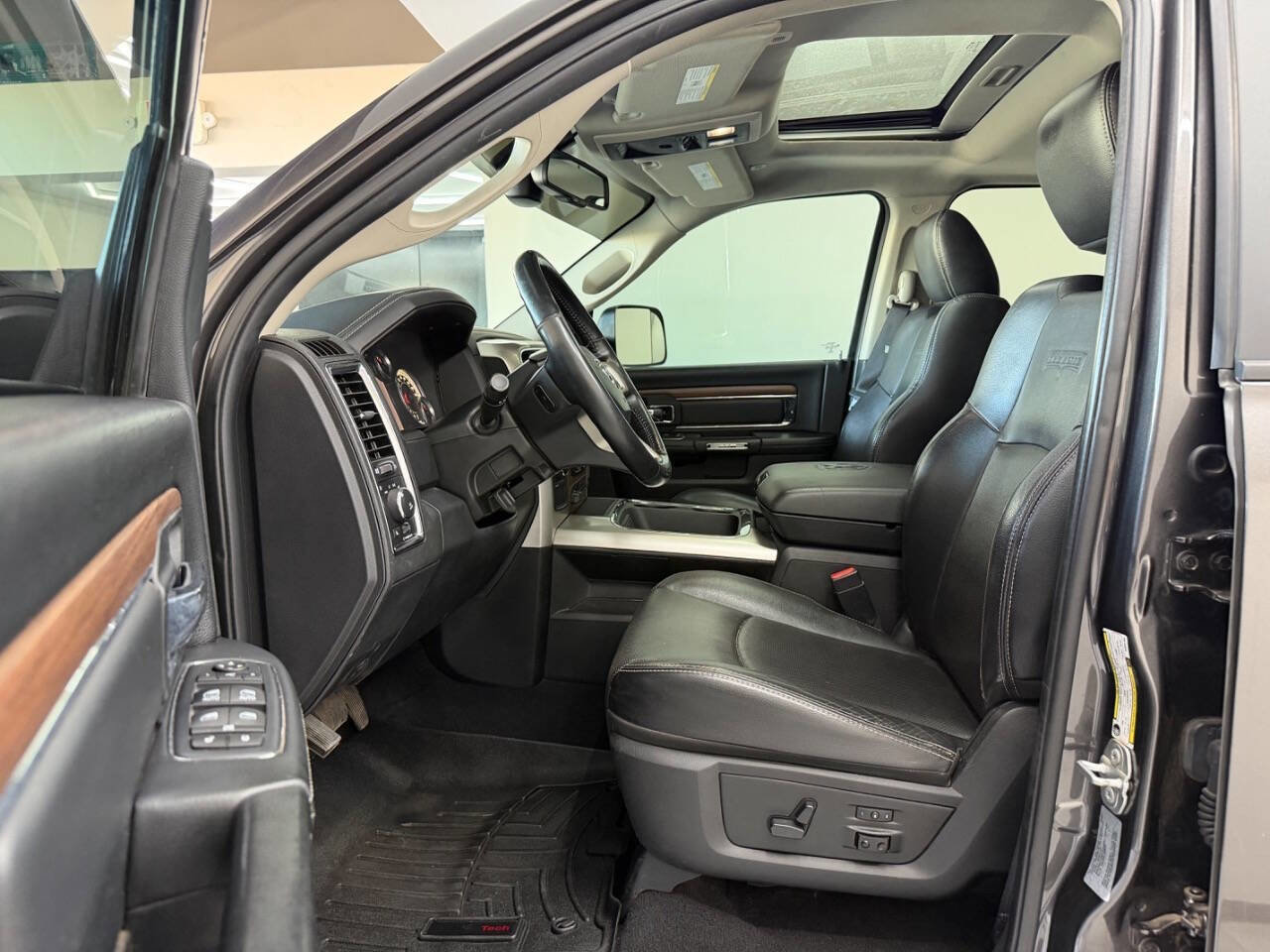 Used 2017 RAM 3500 Laramie w/ Sport Appearance Group AWD/4WD image 14