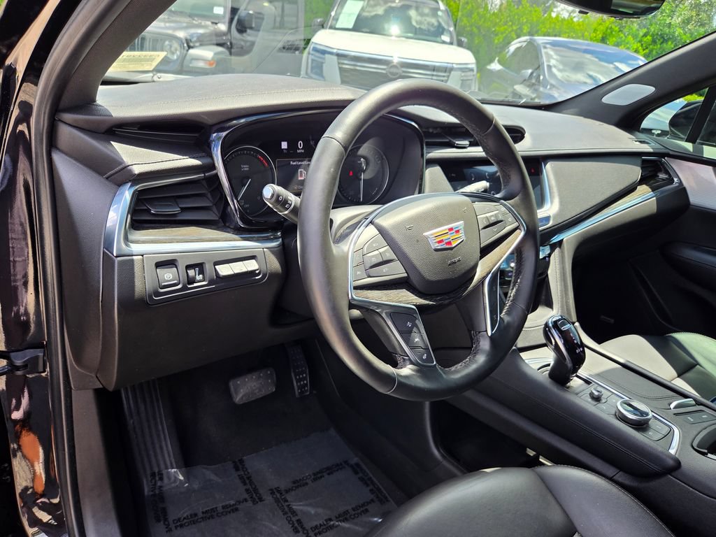 Used 2022 Cadillac XT5 Premium Luxury w/ Technology Package FWD image 24