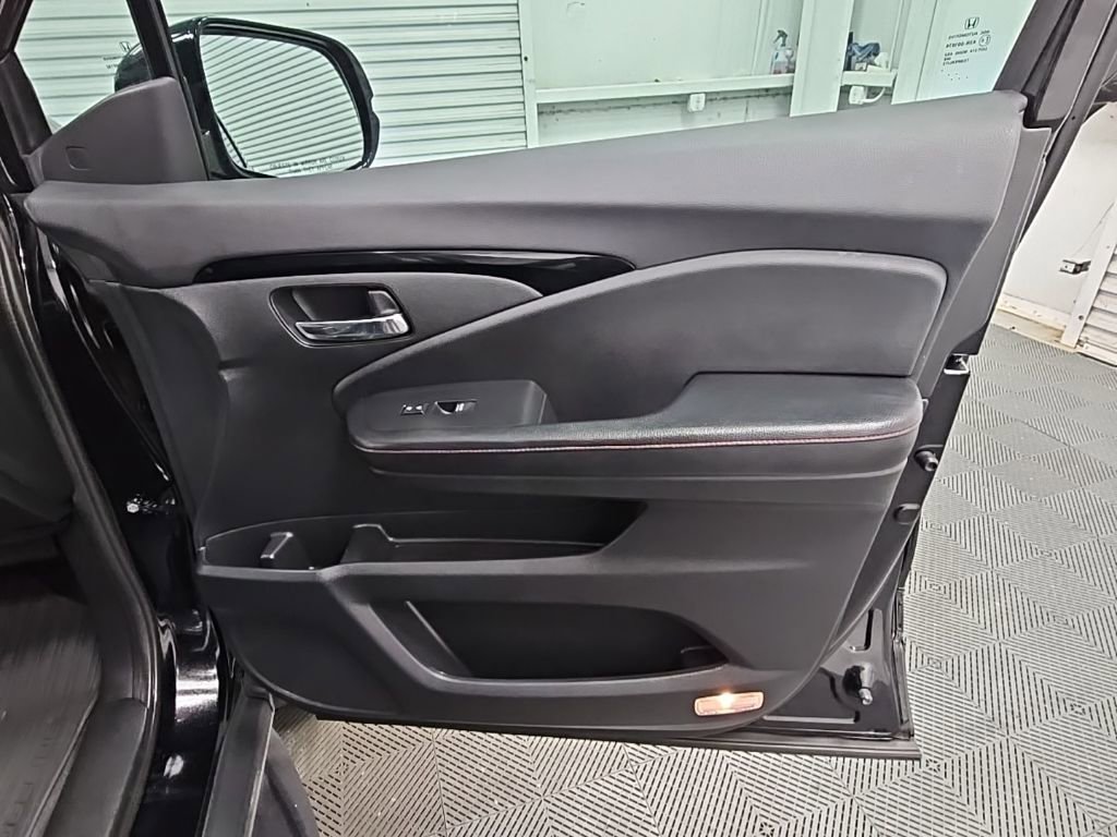 Used 2019 Honda Ridgeline Black Edition image 40