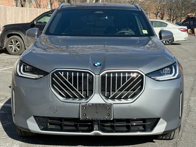 Used 2025 BMW X3 xDrive30i w/ Premium Package image 2