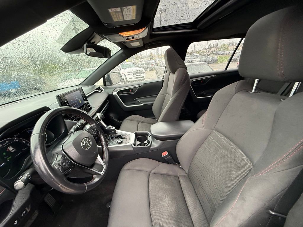 Used 2021 Toyota RAV4 SE w/ Weather & Moonroof Package image 12