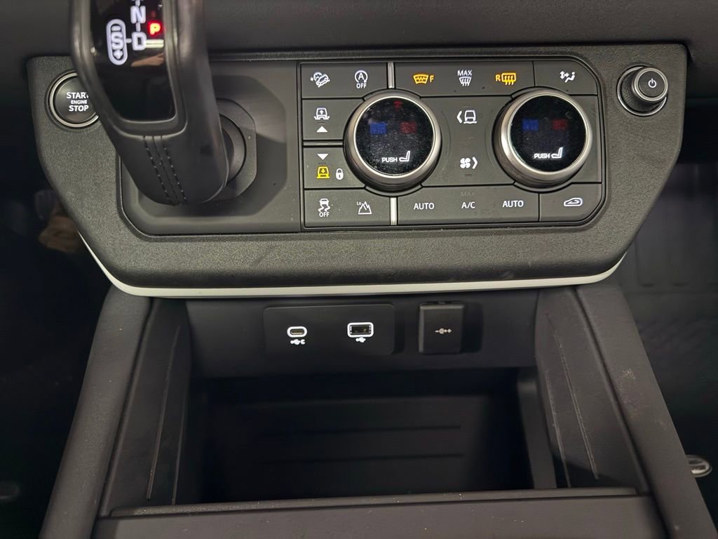 Used 2023 Land Rover Defender 130 SE AWD/4WD image 13
