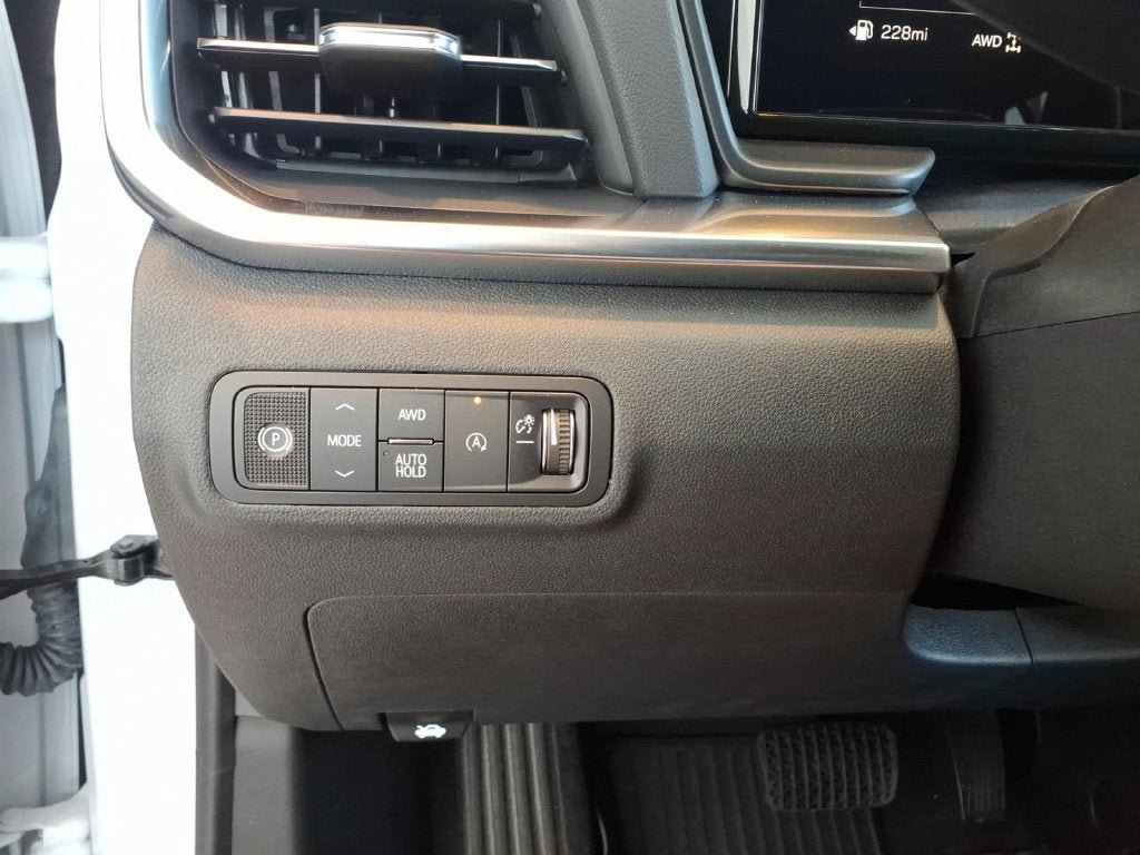 New 2027 GMC Terrain Denali w/ LPO, Floor Liner Package AWD/4WD image 12