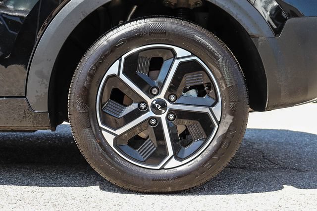 Certified 2025 Kia Niro EX FWD image 12
