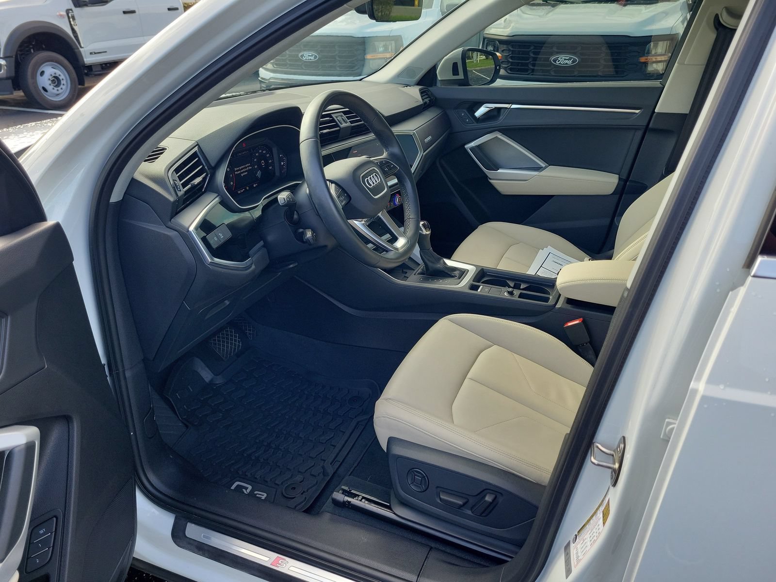 Used 2024 Audi Q3 2.0T Premium AWD/4WD image 19