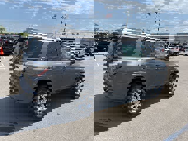 Used 2015 Toyota 4Runner SR5 image 21