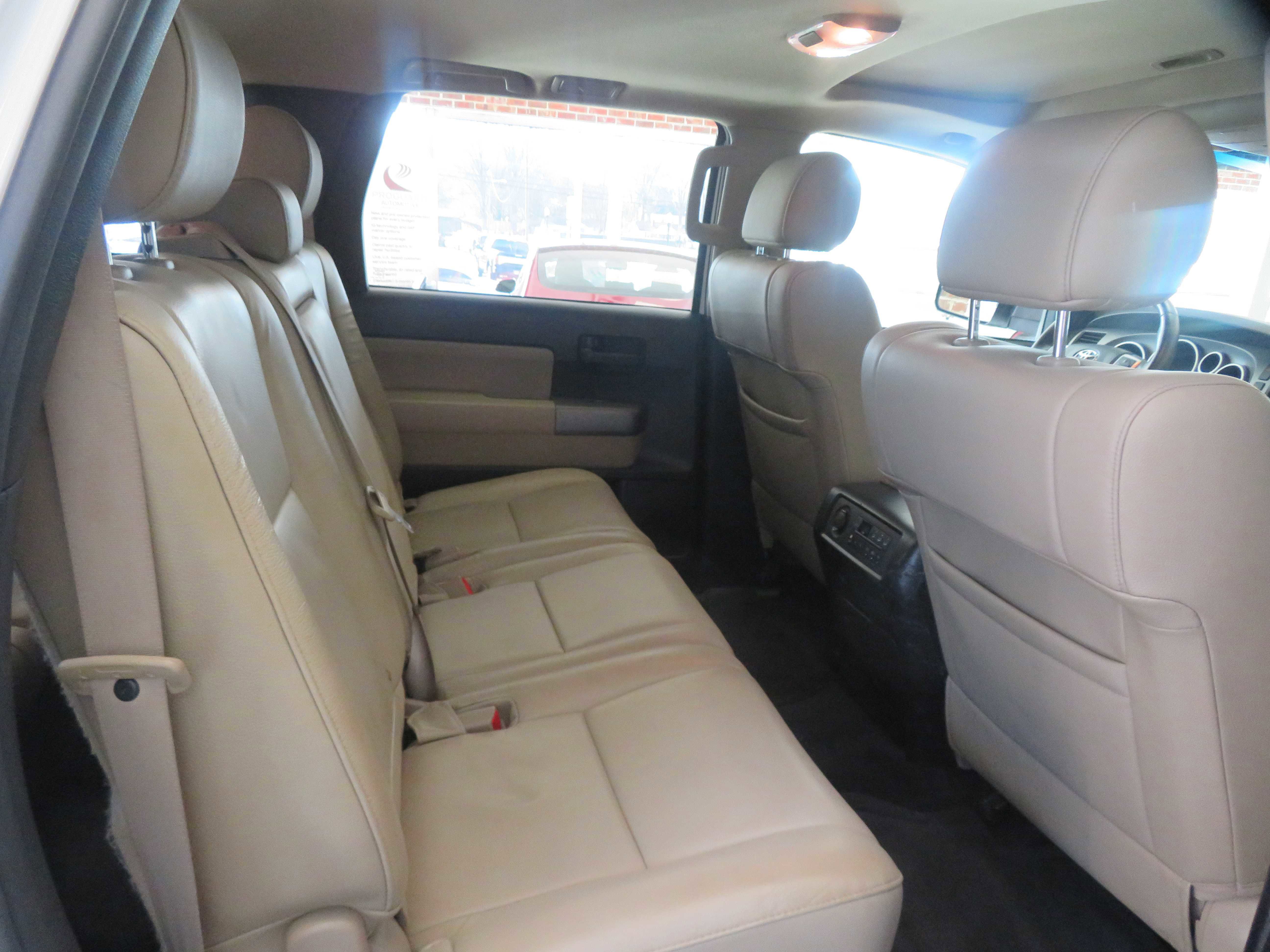 Used 2015 Toyota Sequoia SR5 w/ Premium Package image 24