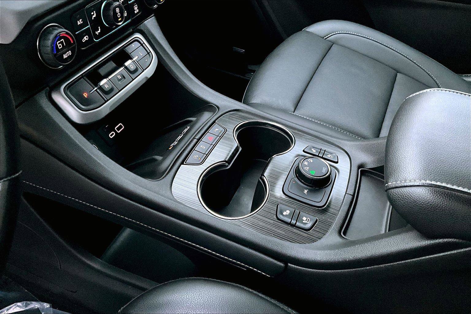 Used 2023 GMC Acadia SLT w/ Technology Package image 15