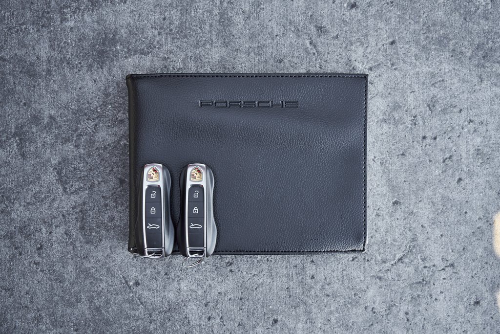 Used 2021 Porsche 911 Turbo S image 74