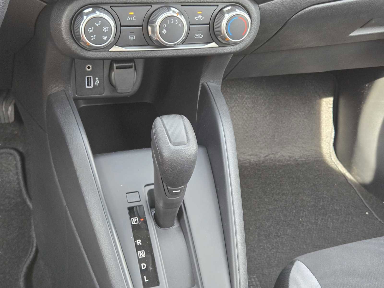 Used 2025 Nissan Versa S w/ Trunk Package FWD image 23