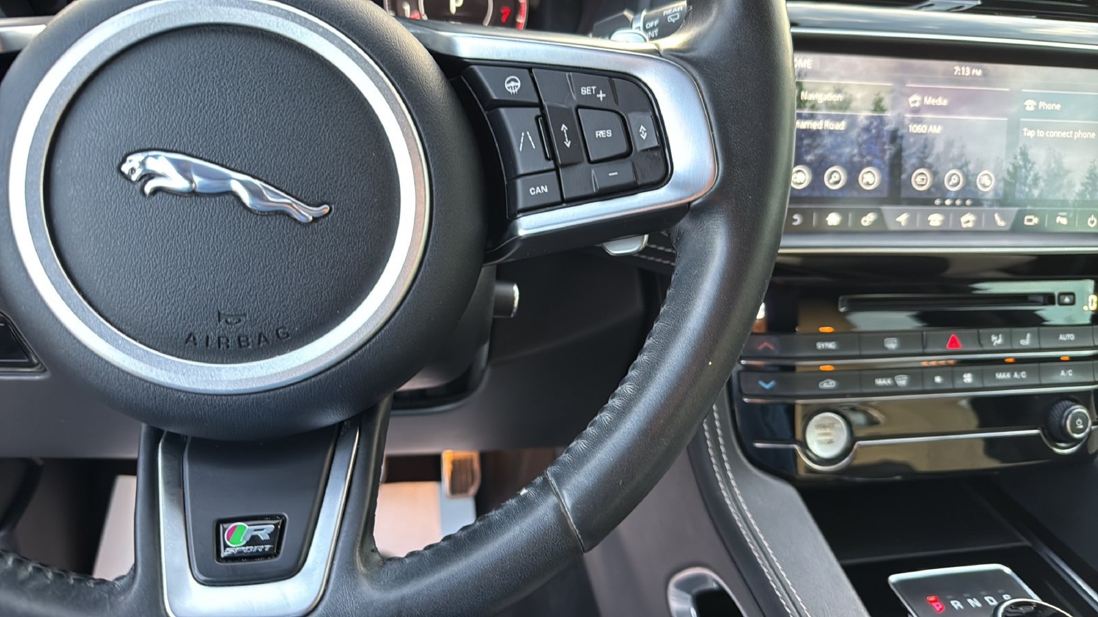 Used 2020 Jaguar F-PACE R-Sport AWD/4WD image 12