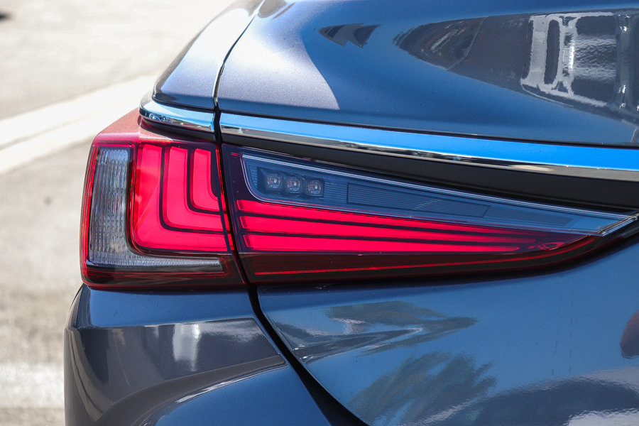 Used 2019 Lexus ES 350 w/ Premium Package FWD image 10