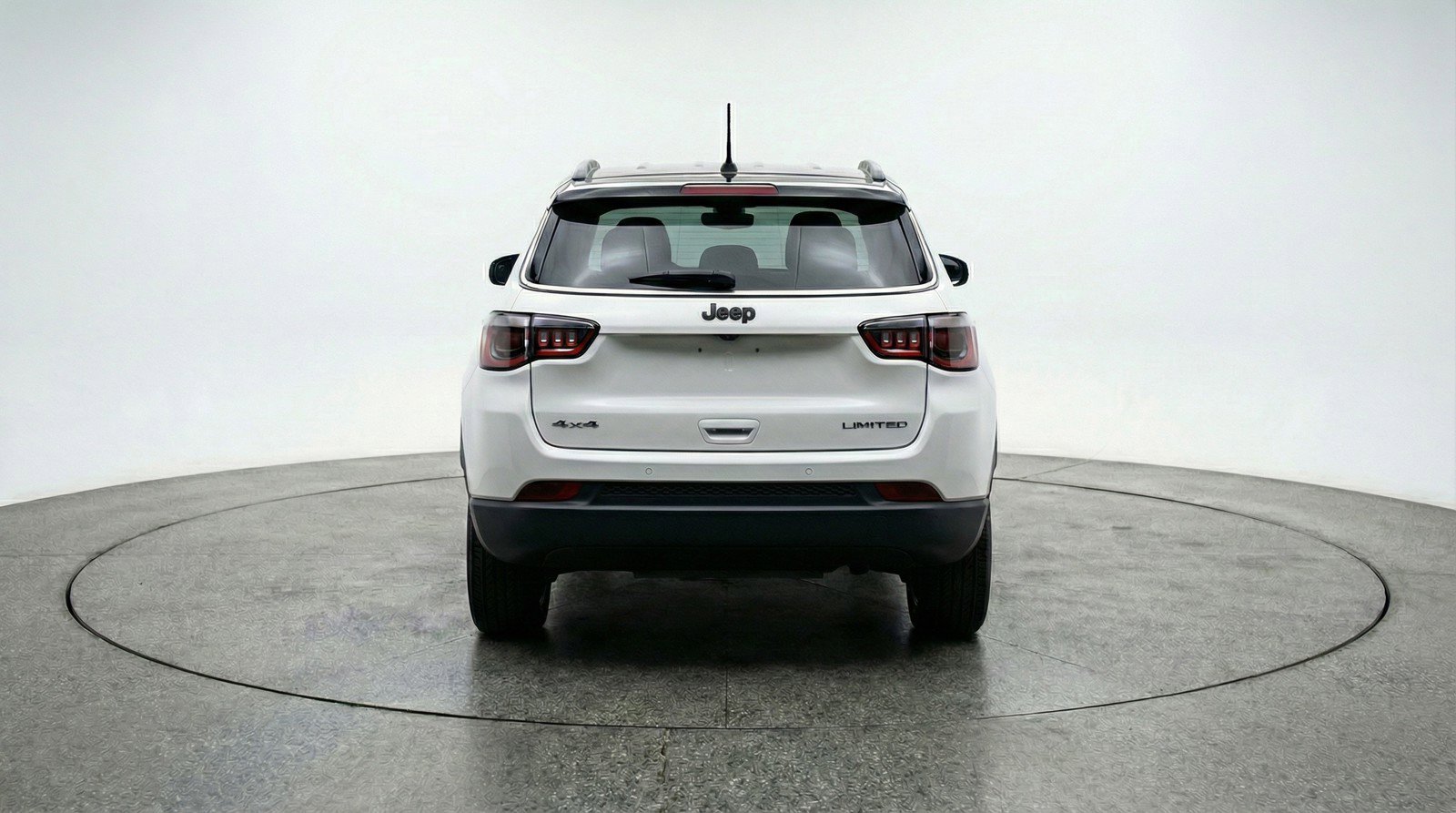 Used 2025 Jeep Compass Trailhawk image 7