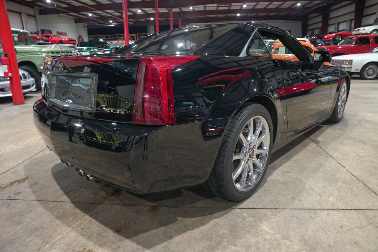 Used 2008 Cadillac XLR V RWD image 24