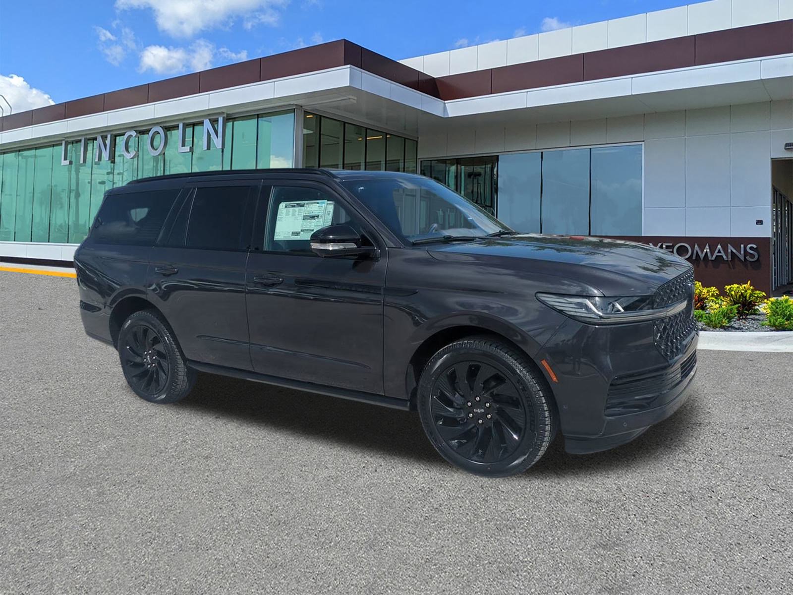 New 2025 Lincoln Navigator Reserve w/ Jet Appearance Package image 2